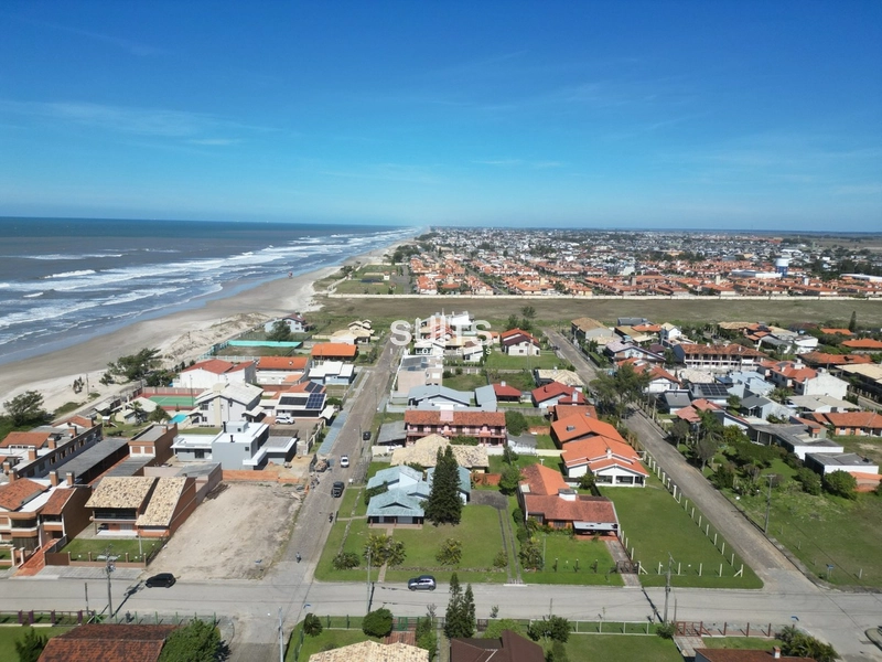 Casa térrea em 2 terrenos, à venda no centro de Xangri-lá!: 2ª foto da galeria de imagens do imóvel