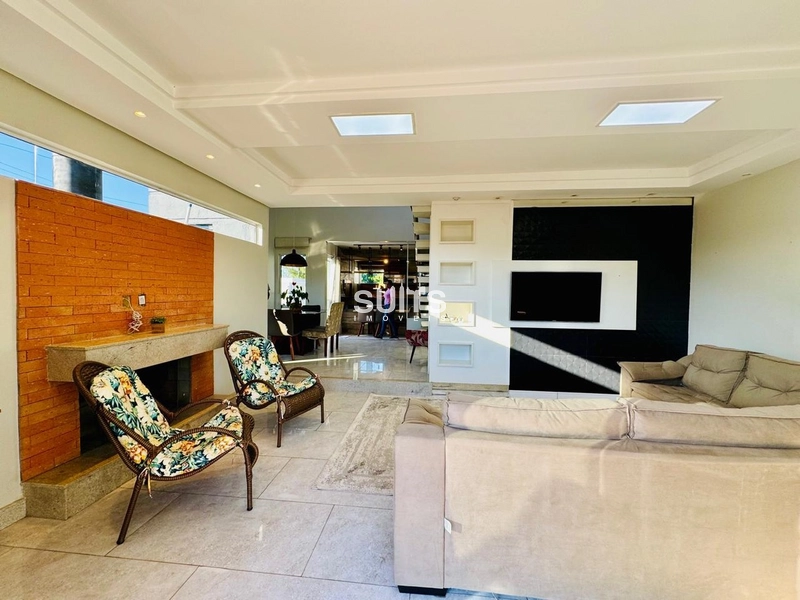 Belíssima Casa de Esquina  em Noiva do Mar: 4ª foto da galeria de imagens do imóvel