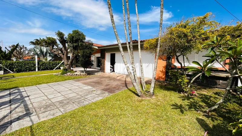 Casa térrea na praia de Atlântida, a poucos metros do mar!: 3ª foto da galeria de imagens do imóvel