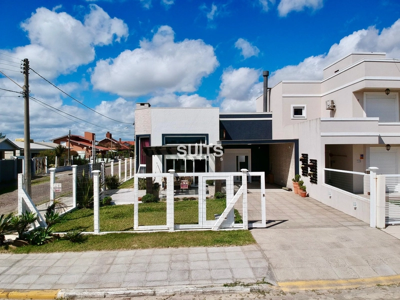 Excelente casa à poucos metros do mar na praia de Rainha do Mar: 4ª foto da galeria de imagens do imóvel