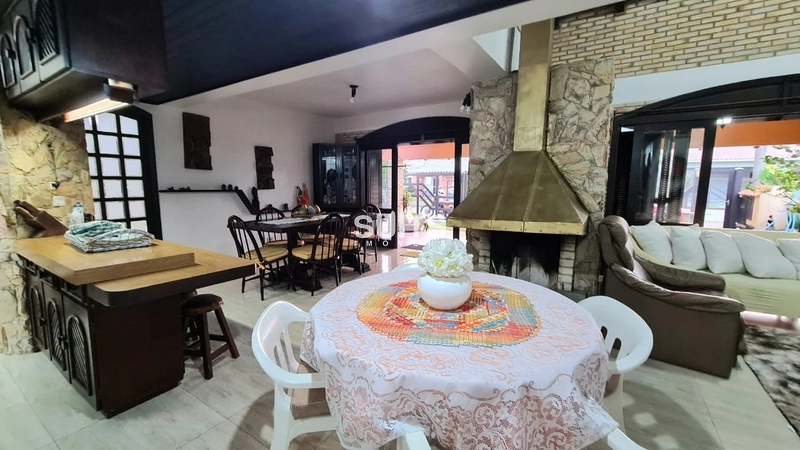 Ótimo sobrado próximo ao mar na praia do Arpoador em Xangri-Lá: 4ª foto da galeria de imagens do imóvel