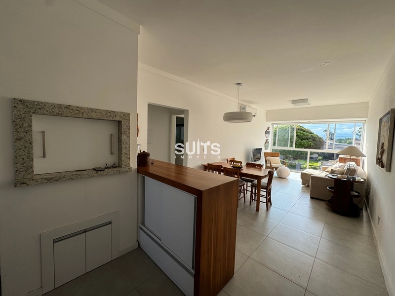 Apartamento no centro de Xangri-Lá em condomínio com piscina