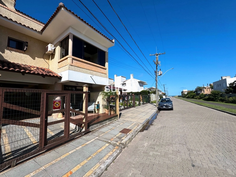 Excelente duplex proximo ao Mar no centro de Xangri-Lá: 2ª foto da galeria de imagens do imóvel