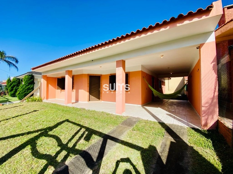 Excelente casa à venda na praia de Rainha do Mar em Xangri-lá: 1ª foto da galeria de imagens do imóvel