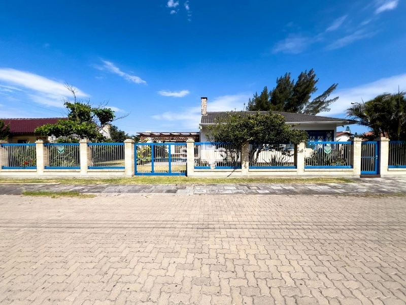 casa com 02 terrenos á venda na Praia de Noiva do Mar