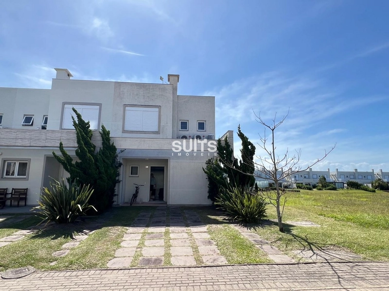Excelente sobrado beira lago no condomínio Pateo Marbella