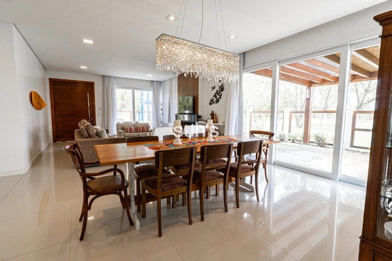 Belíssima casa á venda em Atlântida: 19ª foto da galeria de imagens do imóvel