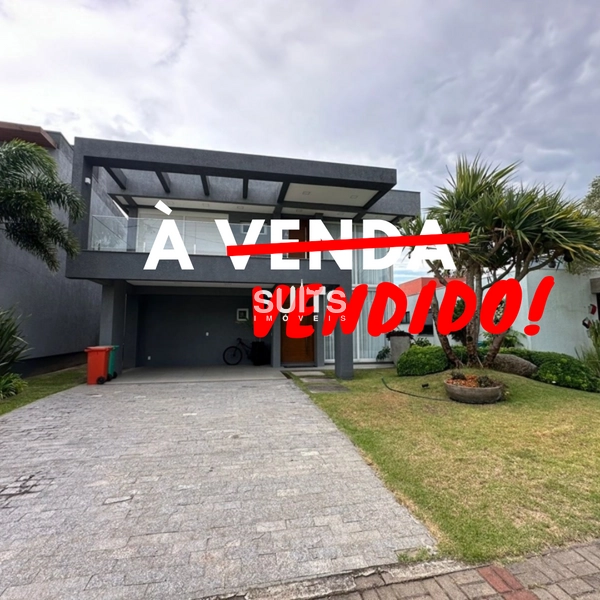 Excelente sobrado beira lago á venda no condomínio Sea Coast