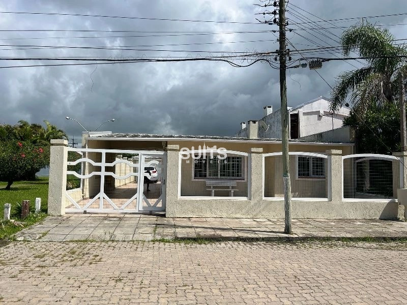 Excelente casa à venda no Centro de Xangri-lá: 2ª foto da galeria de imagens do imóvel