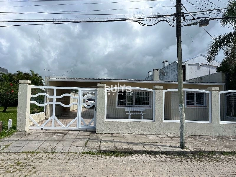 Excelente casa à venda no Centro de Xangri-lá: 3ª foto da galeria de imagens do imóvel