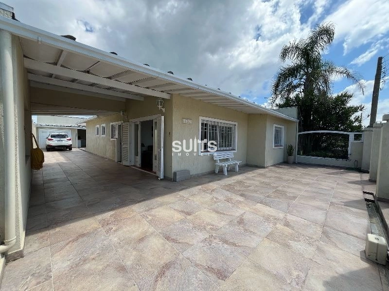 Excelente casa à venda no Centro de Xangri-lá: 1ª foto da galeria de imagens do imóvel