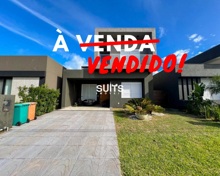 Excelente sobrado à venda no condomínio Blue