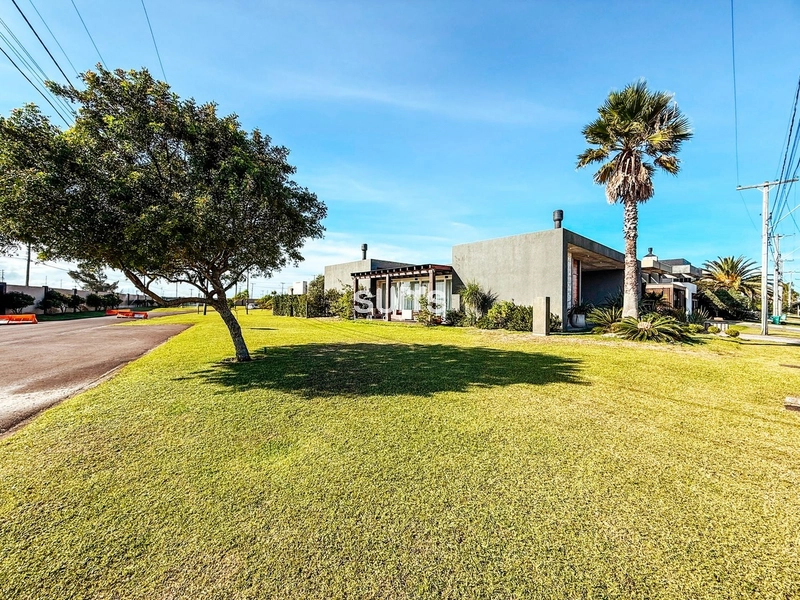 Excelente casa à venda no condomínio Riviera: 2ª foto da galeria de imagens do imóvel