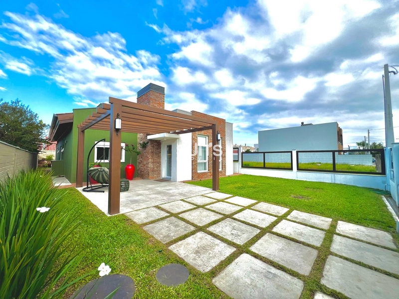Excelente casa à venda no centro de Xangri-lá