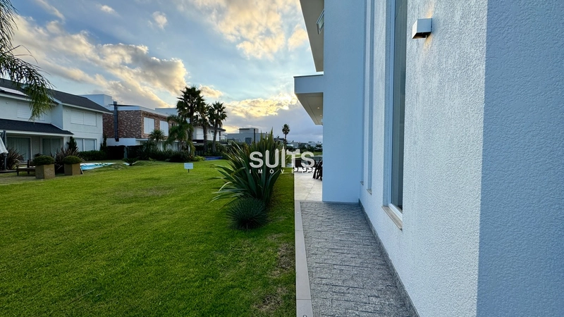 Excelente sobrado à venda no condomínio Enseada: 55ª foto da galeria de imagens do imóvel