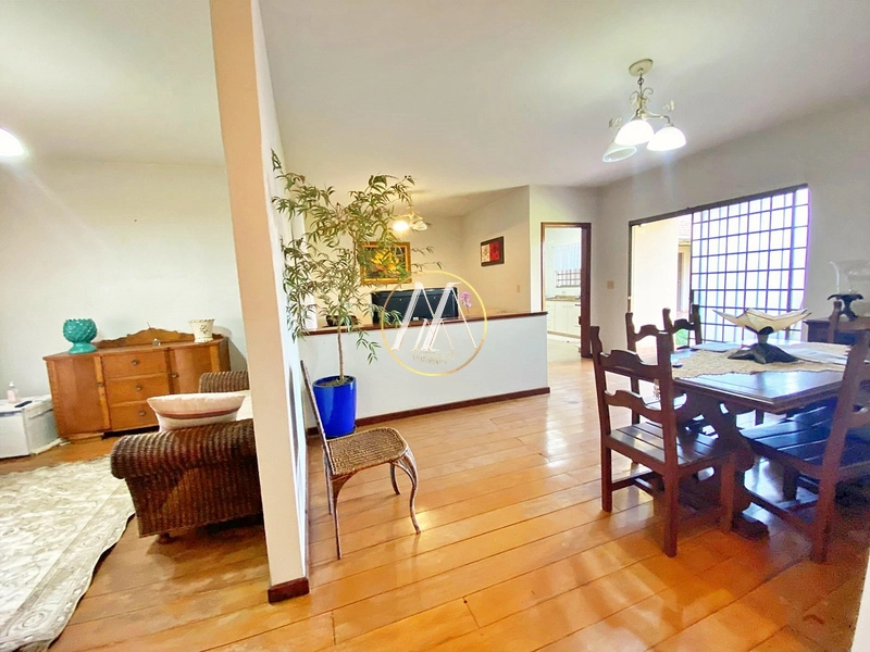 Casa à venda com 3 quartos e 664m² de terreno no Centro de Cambé: 7ª foto da galeria de imagens do imóvel