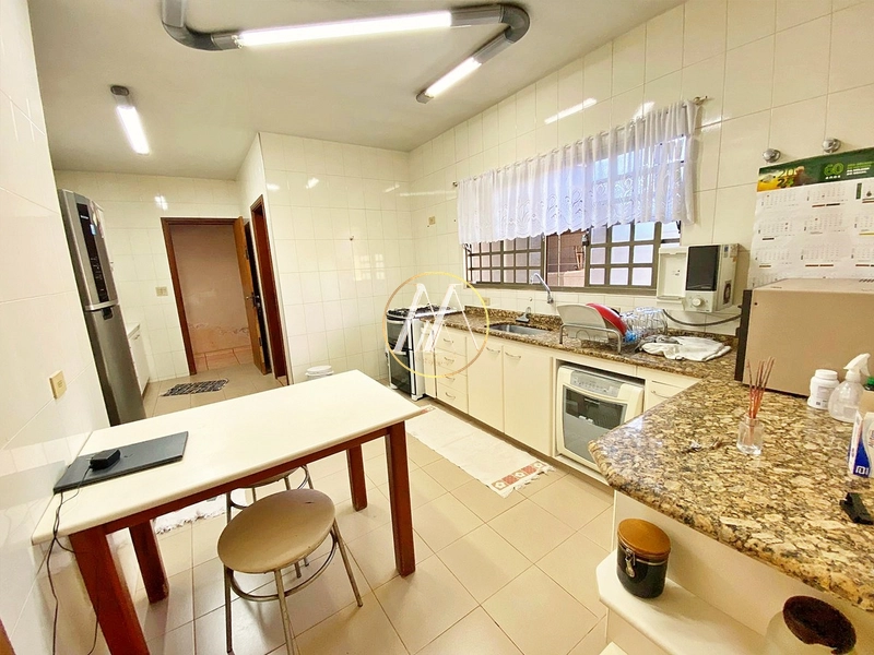 Casa à venda com 3 quartos e 664m² de terreno no Centro de Cambé: 14ª foto da galeria de imagens do imóvel