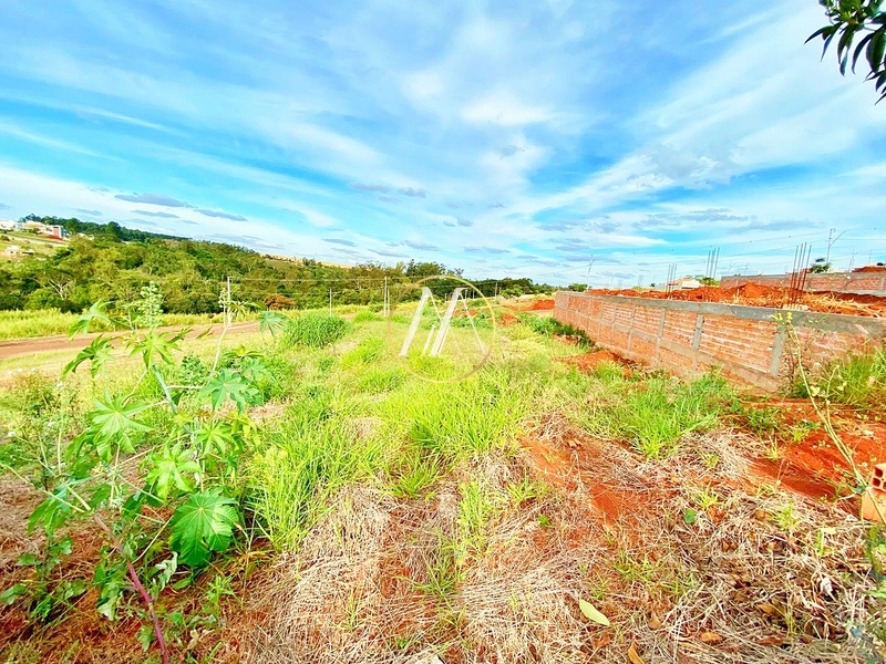 Terrenos à venda com 310m² no Jardim Moriá, em Rolândia: 1ª foto da galeria de imagens do imóvel