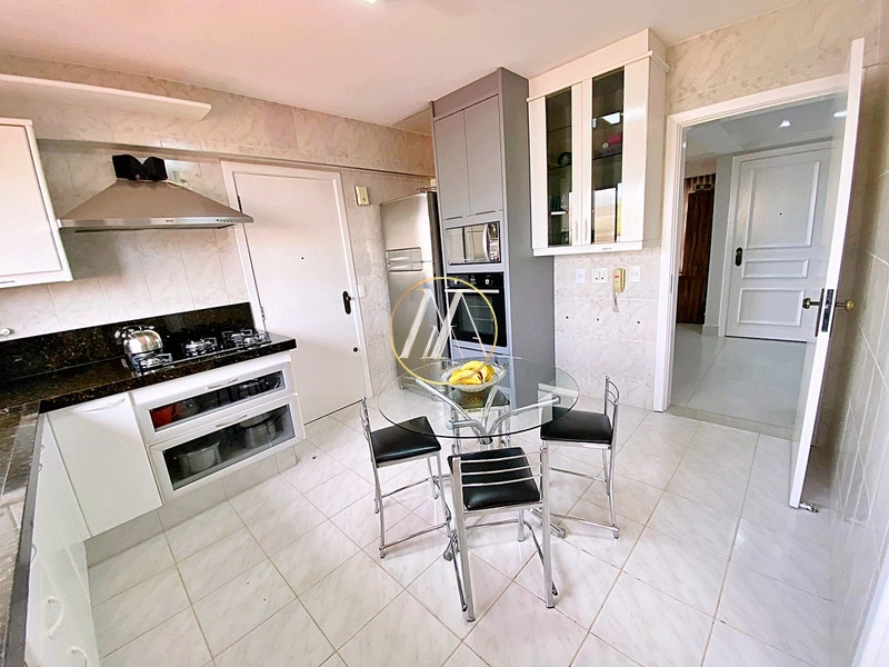 Apartamento reformado com 118m², sacada, 3 dormitórios sendo uma suíte: 17ª foto da galeria de imagens do imóvel