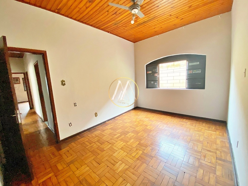 Casa com 5 dormitórios, uma suíte à venda no centro de Rolândia, 263m²: 20ª foto da galeria de imagens do imóvel