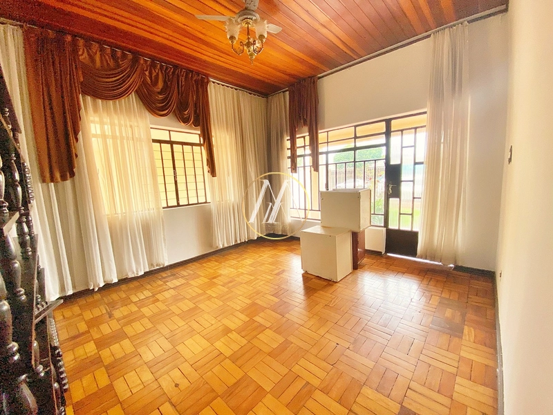 Casa com 5 dormitórios, uma suíte à venda no centro de Rolândia, 263m²: 5ª foto da galeria de imagens do imóvel