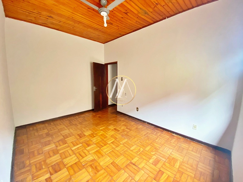 Casa com 5 dormitórios, uma suíte à venda no centro de Rolândia, 263m²: 19ª foto da galeria de imagens do imóvel