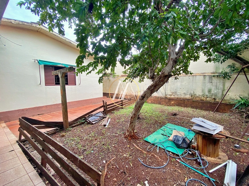 Casa com 5 dormitórios, uma suíte à venda no centro de Rolândia, 263m²: 44ª foto da galeria de imagens do imóvel