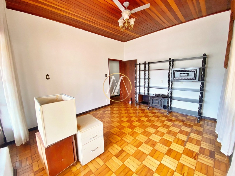 Casa com 5 dormitórios, uma suíte à venda no centro de Rolândia, 263m²: 9ª foto da galeria de imagens do imóvel