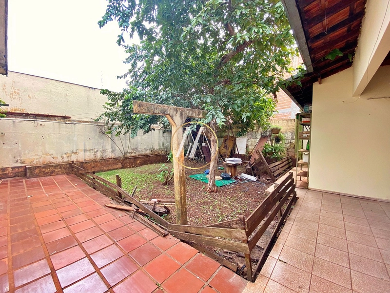 Casa com 5 dormitórios, uma suíte à venda no centro de Rolândia, 263m²: 43ª foto da galeria de imagens do imóvel