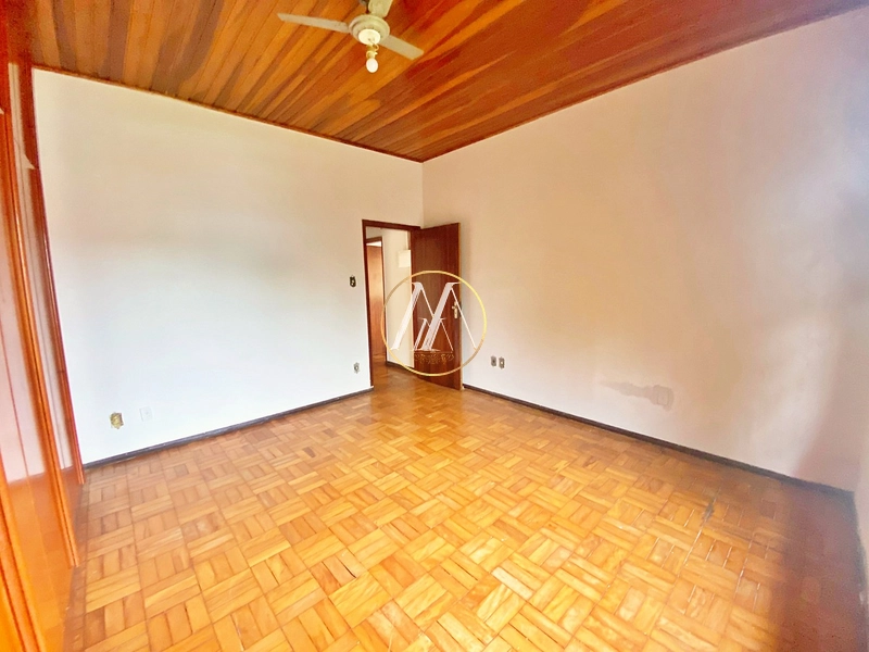 Casa com 5 dormitórios, uma suíte à venda no centro de Rolândia, 263m²: 13ª foto da galeria de imagens do imóvel