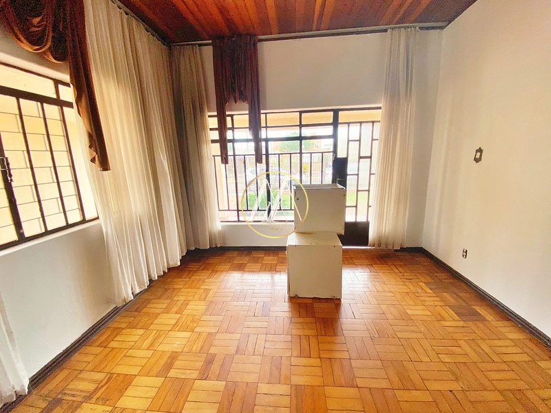 Casa com 5 dormitórios, uma suíte à venda no centro de Rolândia, 263m²: 7ª foto da galeria de imagens do imóvel