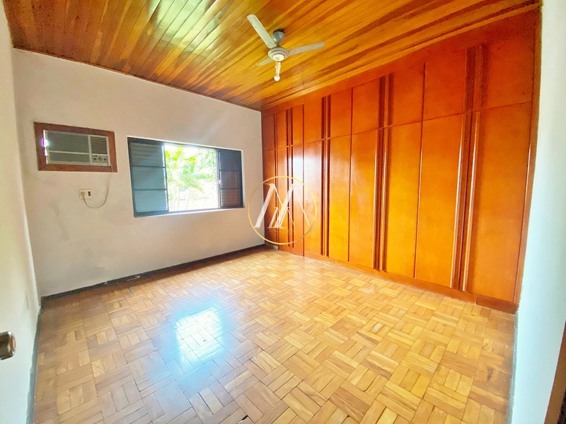 Casa com 5 dormitórios, uma suíte à venda no centro de Rolândia, 263m²: 11ª foto da galeria de imagens do imóvel