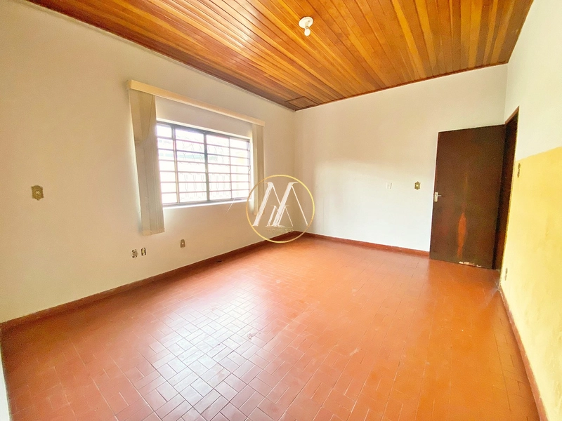 Casa com 5 dormitórios, uma suíte à venda no centro de Rolândia, 263m²: 22ª foto da galeria de imagens do imóvel