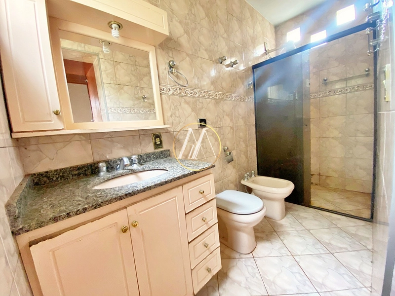 Casa com 5 dormitórios, uma suíte à venda no centro de Rolândia, 263m²: 12ª foto da galeria de imagens do imóvel