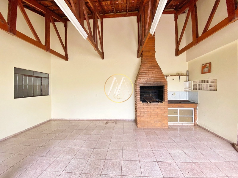 Casa com 5 dormitórios, uma suíte à venda no centro de Rolândia, 263m²: 41ª foto da galeria de imagens do imóvel