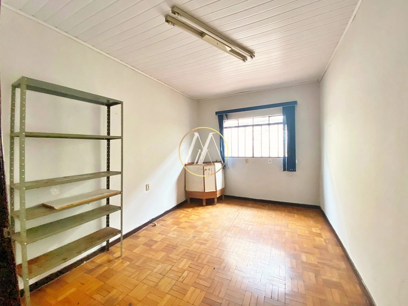 Casa com 5 dormitórios, uma suíte à venda no centro de Rolândia, 263m²: 31ª foto da galeria de imagens do imóvel