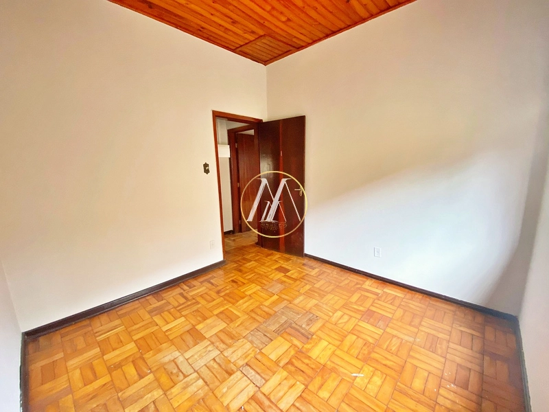 Casa com 5 dormitórios, uma suíte à venda no centro de Rolândia, 263m²: 16ª foto da galeria de imagens do imóvel