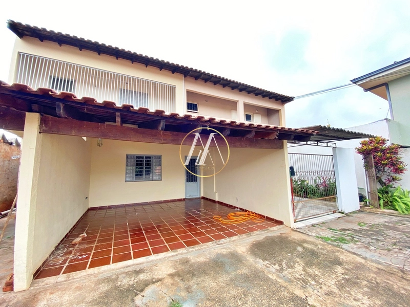Imóvel com 3 casas em terreno amplo de 600 m² no Centro – Londrina/PR: 4ª foto da galeria de imagens do imóvel
