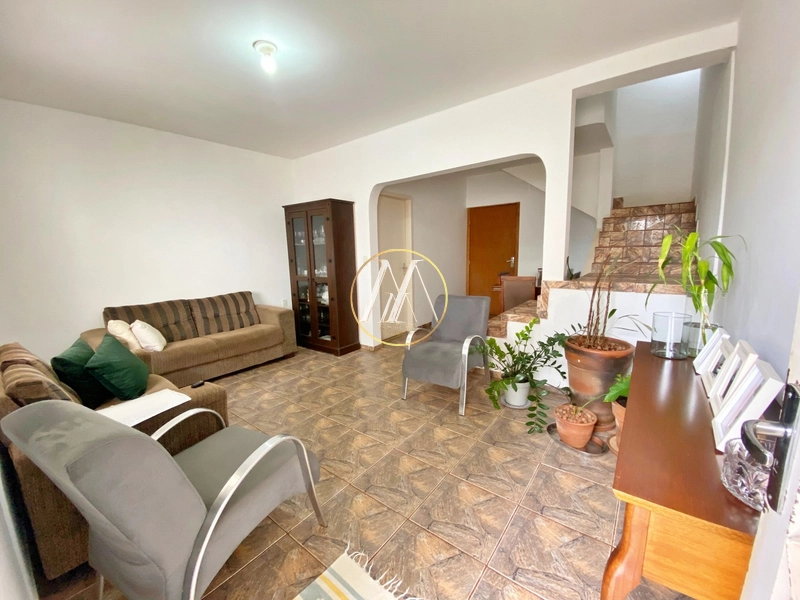 Imóvel com 3 casas em terreno amplo de 600 m² no Centro – Londrina/PR: 5ª foto da galeria de imagens do imóvel