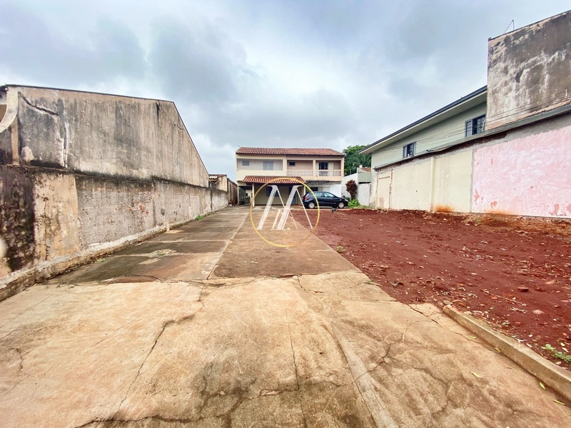Imóvel com 3 casas em terreno amplo de 600 m² no Centro – Londrina/PR: 2ª foto da galeria de imagens do imóvel