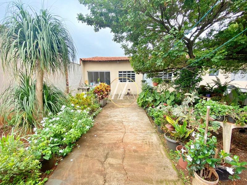 Imóvel com 3 casas em terreno amplo de 600 m² no Centro – Londrina/PR: 25ª foto da galeria de imagens do imóvel