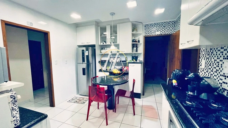 Apartamento à venda com 4 quartos e suíte na Rua Santos, Londrina: 9ª foto da galeria de imagens do imóvel