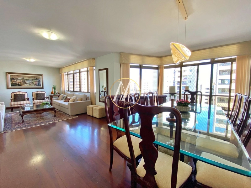 Apartamento à venda com 3 dormitórios (2 suítes) e 249 m² – Centro: 2ª foto da galeria de imagens do imóvel