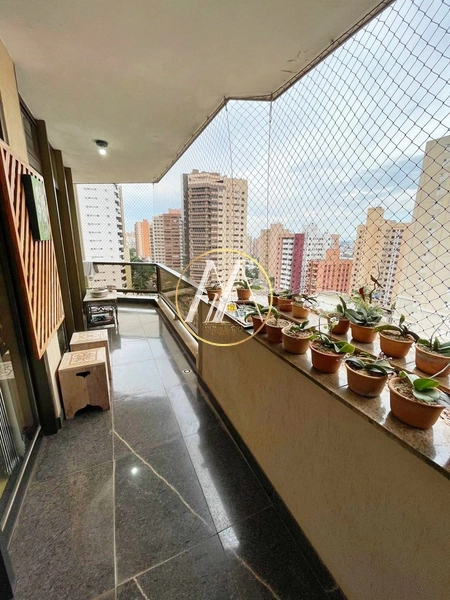 Apartamento à venda com 3 dormitórios (2 suítes) e 249 m² – Centro: 5ª foto da galeria de imagens do imóvel