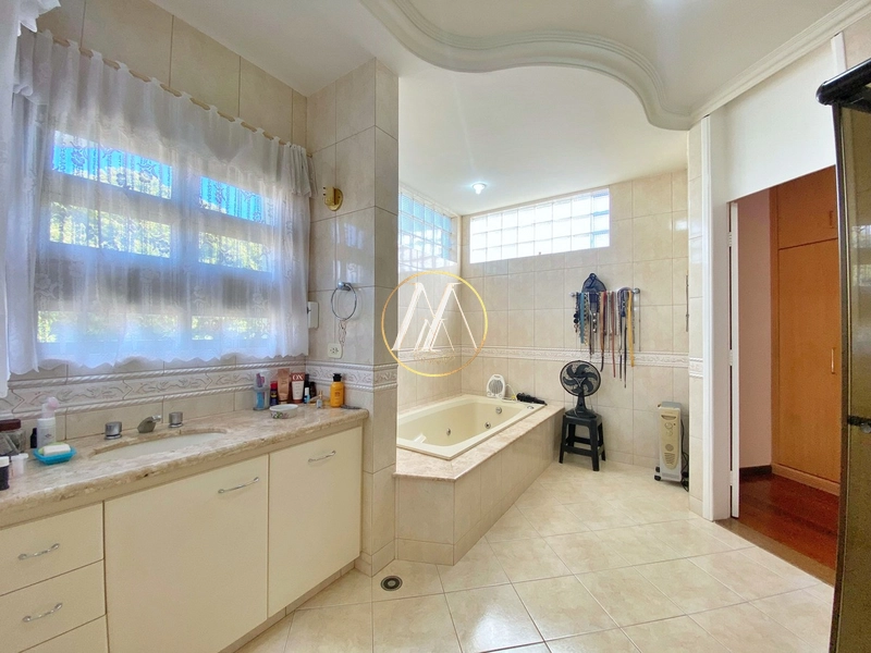 Excepcional casa de alto padrão à venda com 4 suítes,piscina e quintal: 31ª foto da galeria de imagens do imóvel
