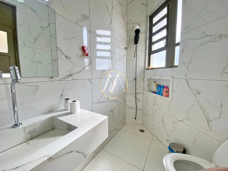 Excepcional casa de alto padrão à venda com 4 suítes,piscina e quintal: 52ª foto da galeria de imagens do imóvel