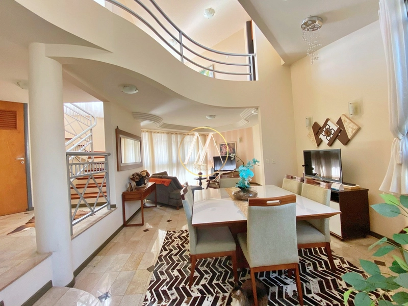 Excepcional casa de alto padrão à venda com 4 suítes,piscina e quintal: 1ª foto da galeria de imagens do imóvel
