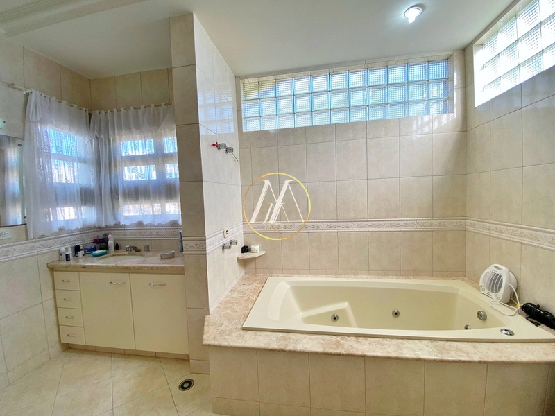 Excepcional casa de alto padrão à venda com 4 suítes,piscina e quintal: 33ª foto da galeria de imagens do imóvel