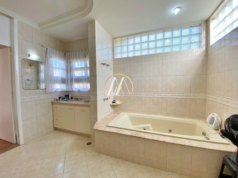 Excepcional casa de alto padrão à venda com 4 suítes,piscina e quintal: 36ª foto da galeria de imagens do imóvel