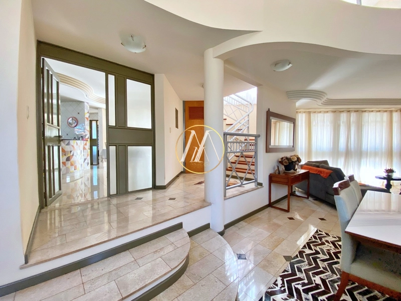 Excepcional casa de alto padrão à venda com 4 suítes,piscina e quintal: 5ª foto da galeria de imagens do imóvel